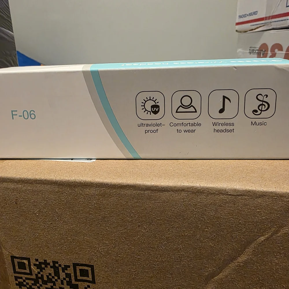 BRAND NEW- Black Bluetooth Smart Sunglasses